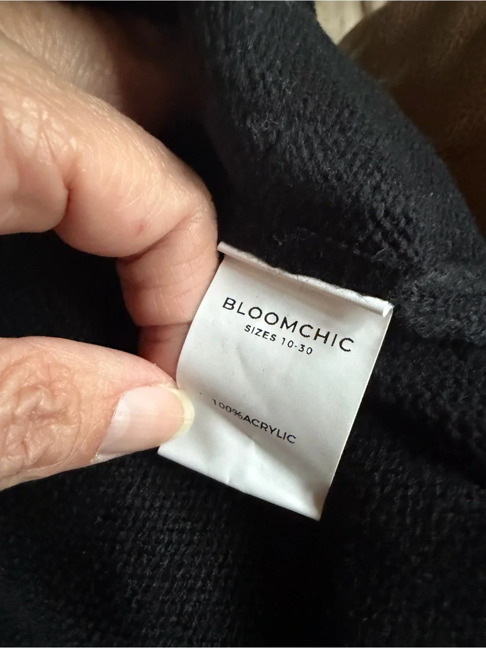 NWOT BloomChic 100% Acrylic Lightweight Jolly Fellow Motifs  Round Neck Pullover